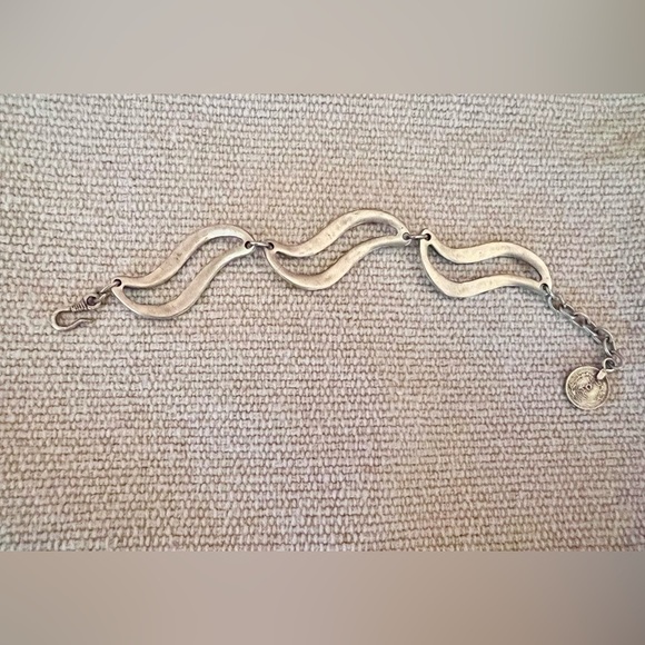 Silver Tone Geometric Wave Chain Link Boho Bracelet - Picture 4 of 6